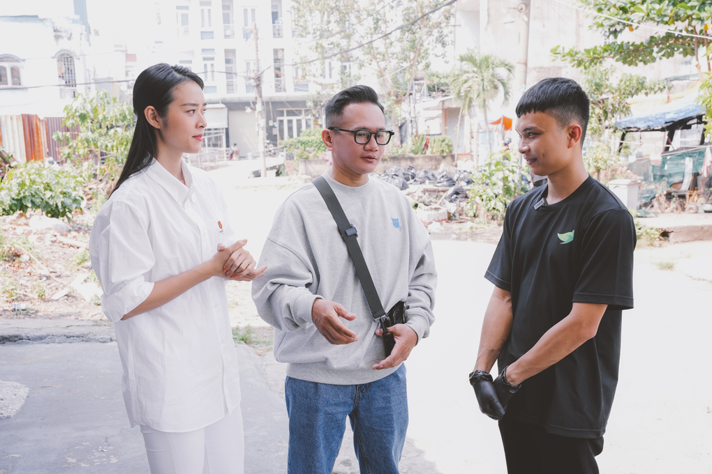 Diệp Bảo Ngọc xúc động trước việc làm ý nghĩa của nhóm Sài Gòn xanh - 3 Diệp Bảo Ngọc xúc động trước việc làm ý nghĩa của nhóm Sài Gòn xanh - 3