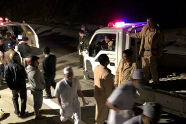 Xe khách lao xuống vực sâu 100m, tài xế tử vong, 19 người bị thương