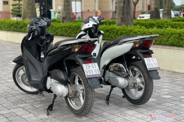 Cặp đôi Honda SH biển ngũ 9 được "hét" giá hơn 2 tỷ đồng tại Hà Nội