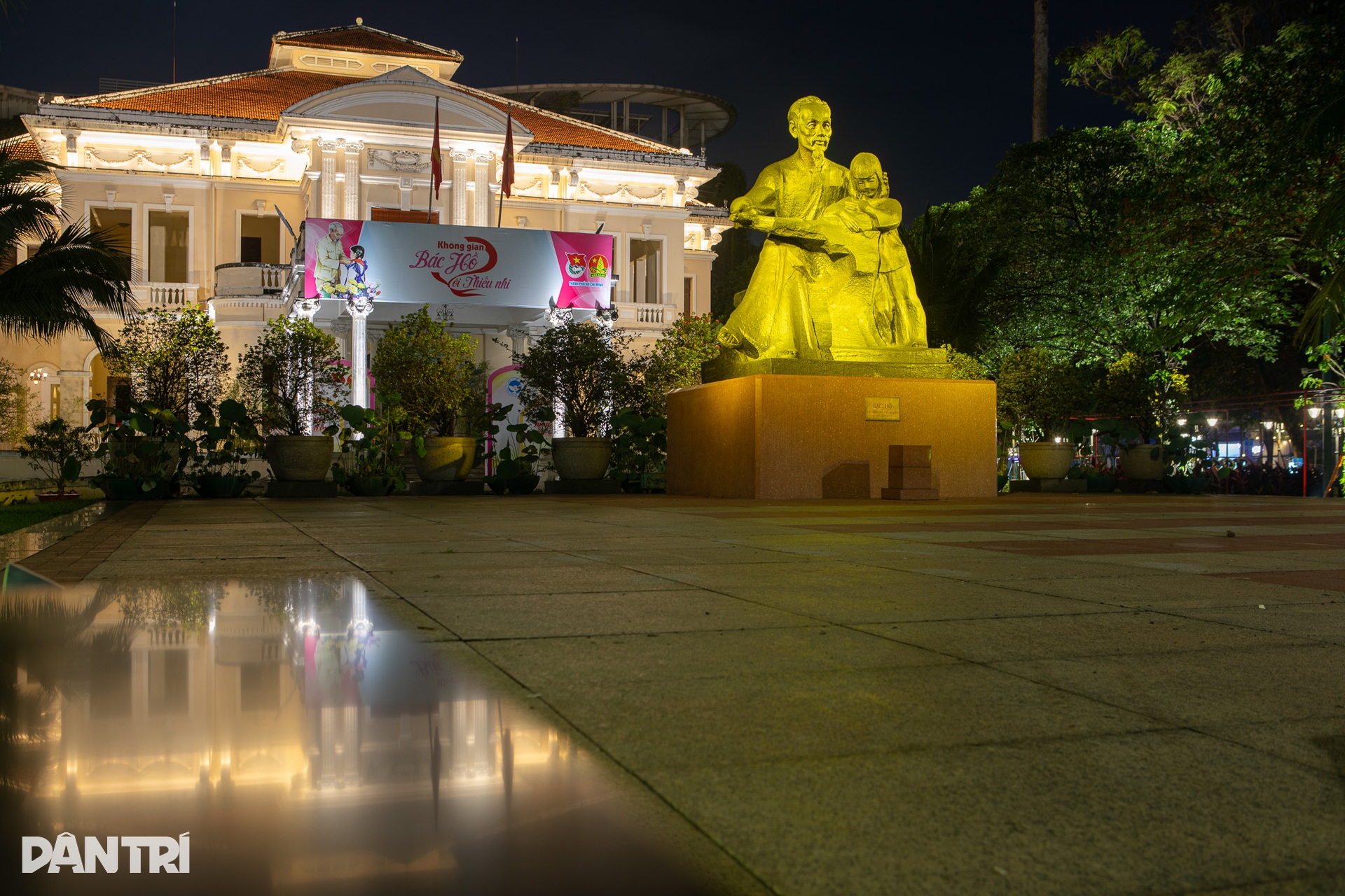 Sáu công trình kiến trúc ở TPHCM lung linh với hệ thống chiếu sáng 50 tỷ - 14 Sáu công trình kiến trúc ở TPHCM lung linh với hệ thống chiếu sáng 50 tỷ - 14