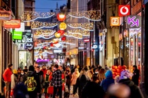 Omicron lan đến 106 quốc gia, WHO cảnh báo về "kỳ nghỉ sinh tử"