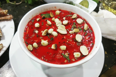 Mê ăn tiết canh "thập cẩm", nam thanh niên có 3 loại giun sán ký sinh