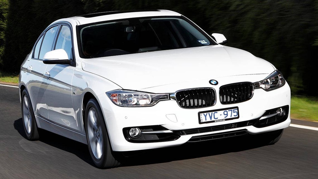 Có 800 triệu đồng nên mua xe BMW 3-series đời 2014 hay Corolla Altis mới? - 1 Có 800 triệu đồng nên mua xe BMW 3-series đời 2014 hay Corolla Altis mới? - 1