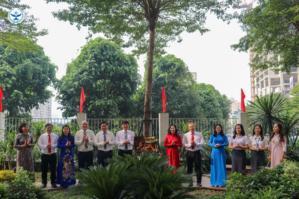 Hà Nội gắn biển công trình dân vận khéo chào mừng Đại hội Đảng bộ thành phố - 2