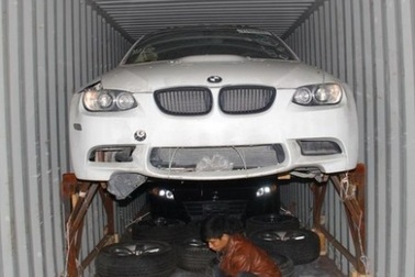 Những mánh nhập lậu ôtô không tưởng qua mặt hải quan