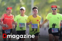 Người Việt khiếm thị đầu tiên chinh phục marathon: 10 năm bỏ lại bóng tối