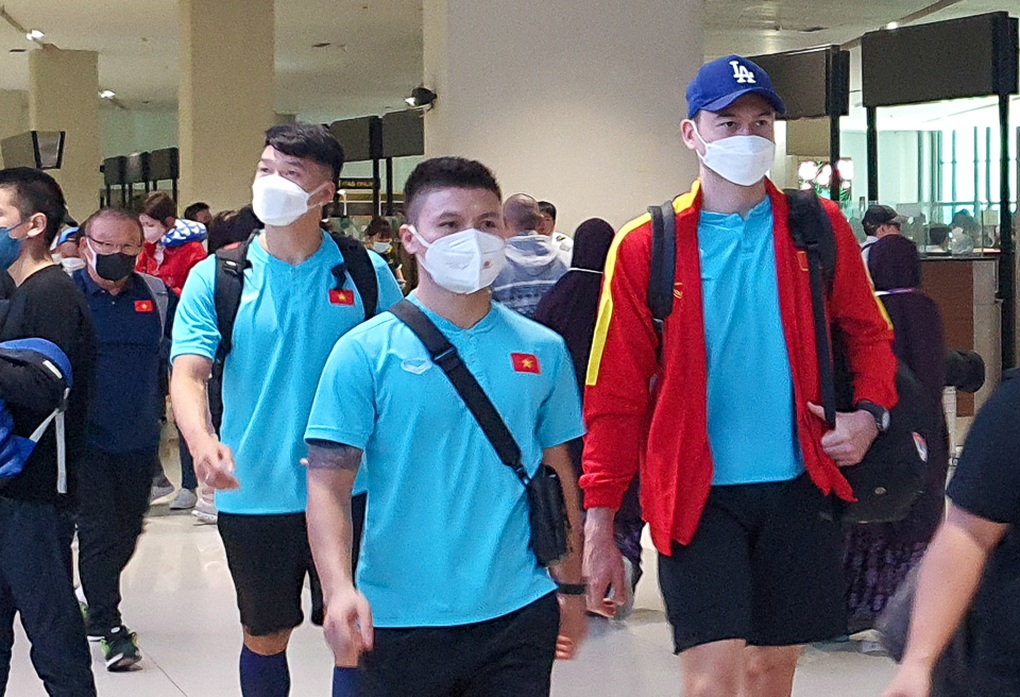 Đội tuyển Việt Nam phải hủy buổi tập đầu tiên tại Indonesia - 1 Đội tuyển Việt Nam phải hủy buổi tập đầu tiên tại Indonesia - 1
