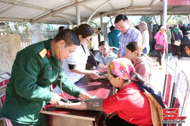 Học tập và làm theo Bác bằng những việc làm thiết thực