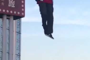 Thán phục trước những màn trình diễn nghệ thuật đường phố đầy ấn tượng