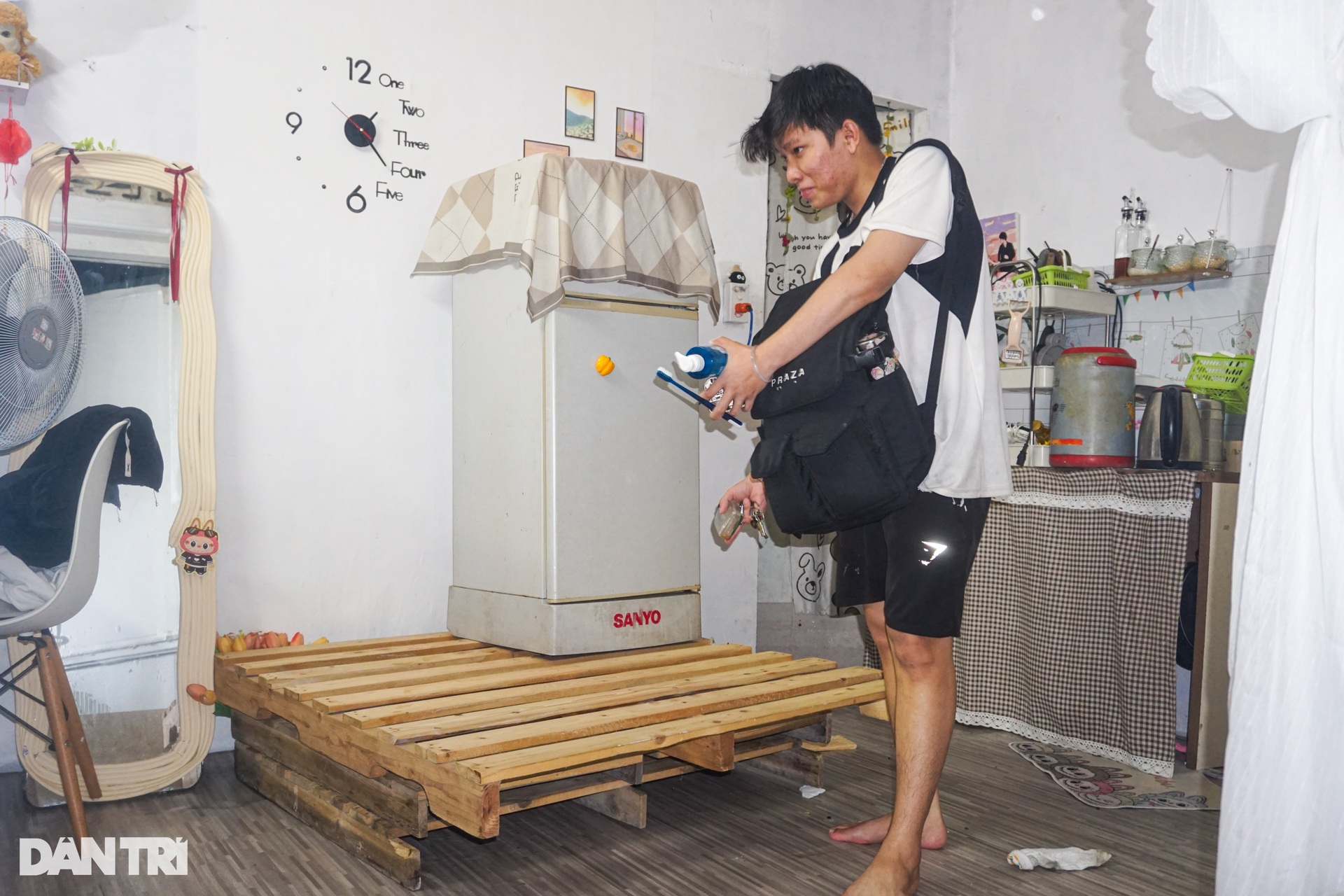 Nước dâng cao trong đêm, người dân Đà Nẵng gom đồ chạy lụt - 6
