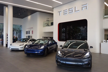 Tesla làm ô tô điện lãi gấp 8 lần Toyota làm xe động cơ đốt trong