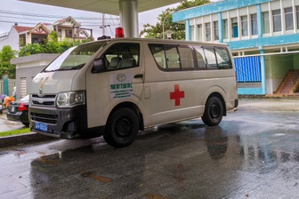 8 người nghi bị ngạt khí trong đêm lũ lớn: Một người tử vong