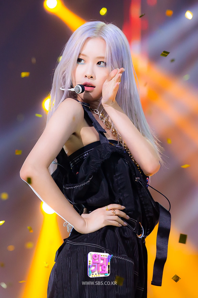 Trình độ học vấn của BLACKPINK bất ngờ leo lên top Dispatch: Đều học đến cấp 2, nhưng liệu có đáng để gây tranh cãi? - Ảnh 5. Trình độ học vấn của BLACKPINK bất ngờ leo lên top Dispatch: Đều học đến cấp 2, nhưng liệu có đáng để gây tranh cãi? - Ảnh 5.