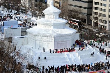Khai trương mùa lễ hội băng độc đáo tại Nhật