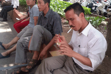 Trên 70% người Việt phải “hít” khói thuốc độc không mong muốn