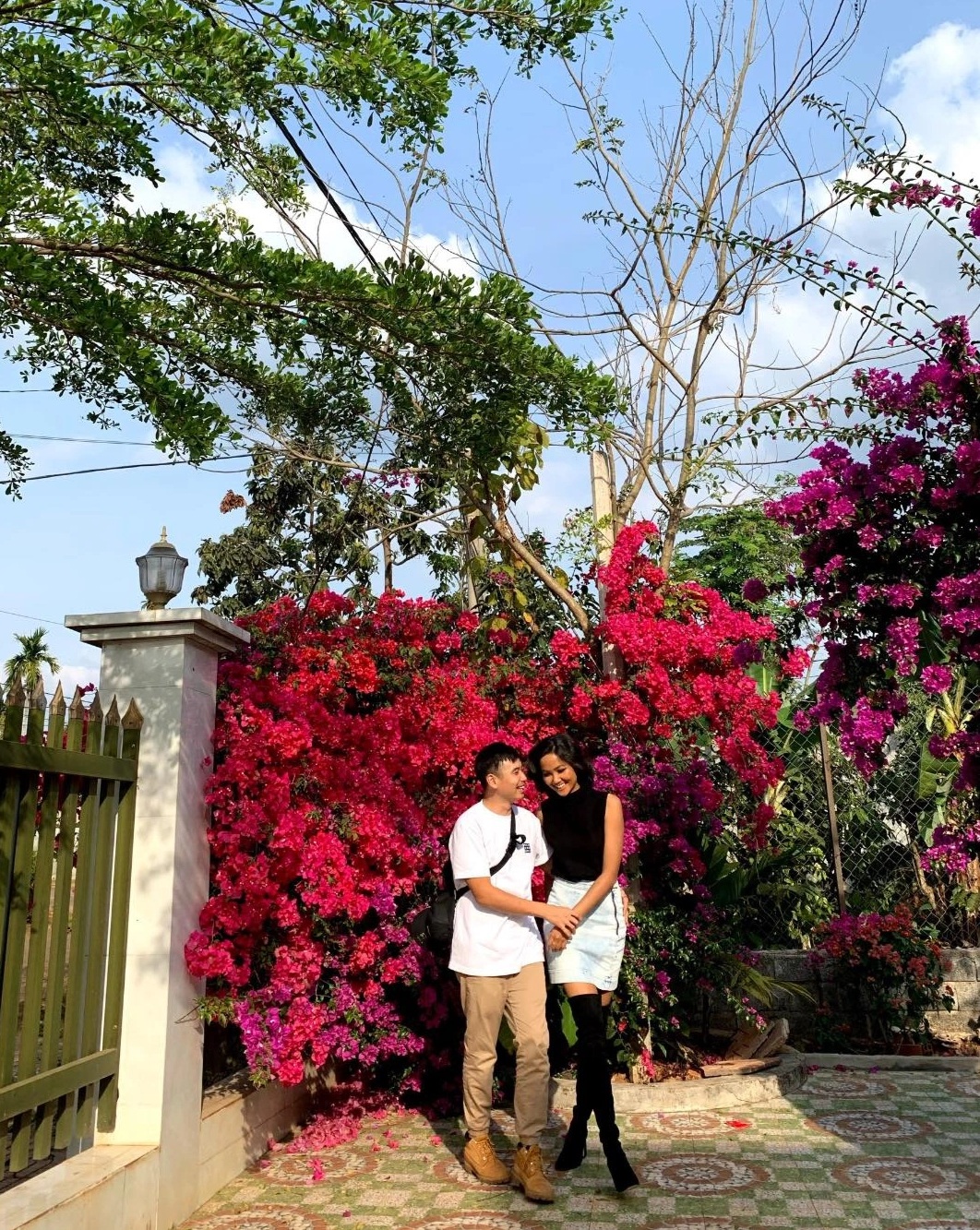 HHen Niê 7 năm yêu nhiếp ảnh gia: Vài lần hợp tan, không đặt nặng kinh tế - 2 HHen Niê 7 năm yêu nhiếp ảnh gia: Vài lần hợp tan, không đặt nặng kinh tế - 2