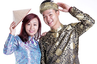 29 thanh niên ưu tú mang áo dài truyền thống ra thế giới