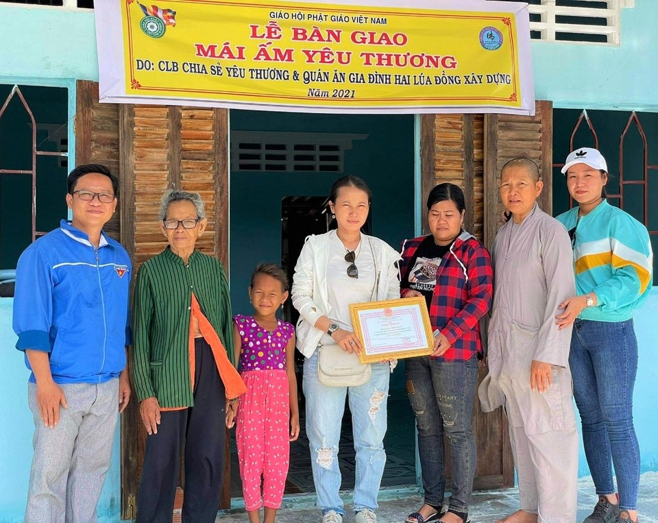 Thầy giáo giỏi chuyên môn, năng động công tác Đoàn - 2 Thầy giáo giỏi chuyên môn, năng động công tác Đoàn - 2
