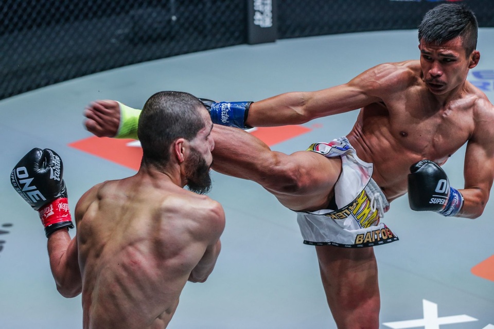 Máy đá Thái Lan thua Chim hoàng yến Hà Lan tại ONE Championship - 2 Máy đá Thái Lan thua Chim hoàng yến Hà Lan tại ONE Championship - 2