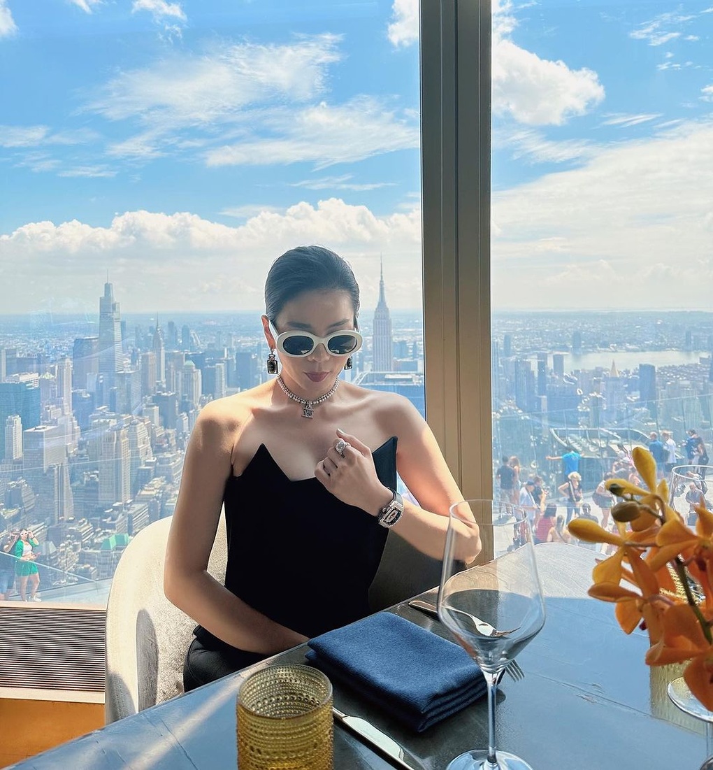 Lệ Quyên ở tuổi 43: Ở biệt thự 590m2, dát hàng hiệu, kim cương tiền tỷ - 17