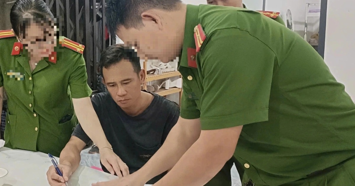 Bắt chủ cùng nhân viên cơ sở massage "từ A tới Z"