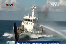 Tàu Trung Quốc đâm thủng tàu cảnh sát biển Việt Nam