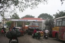 Ùn tắc, hỗn loạn ở trạm thu phí phụ Bắc Thăng Long - Nội Bài