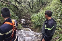 Vận chuyển thi thể du khách gặp nạn ở Sa Pa bằng cáp treo công vụ