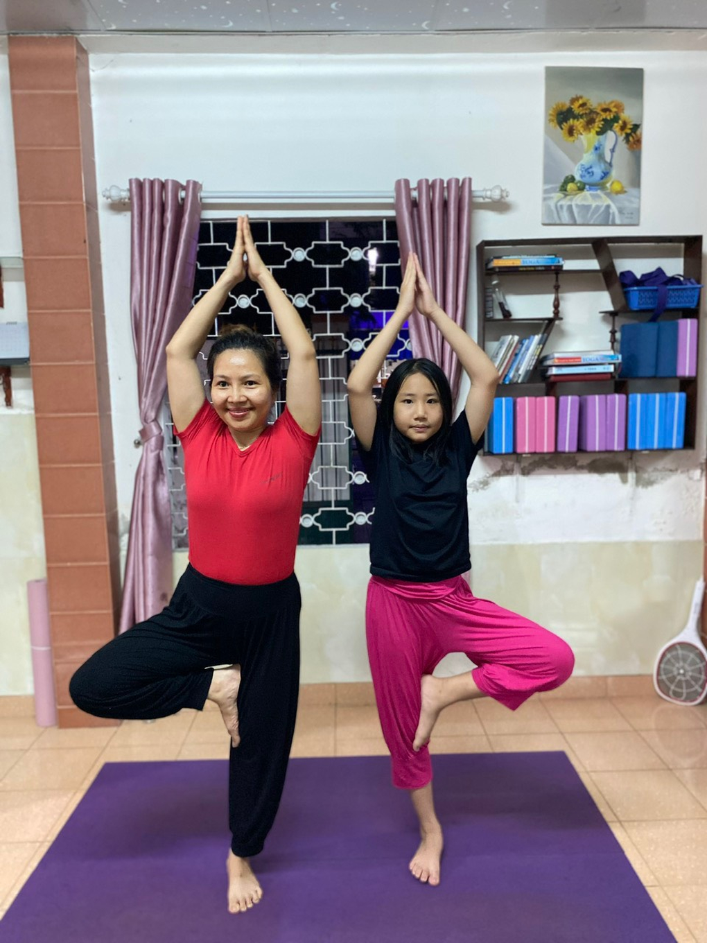 Nữ giám đốc 3 con trẻ đẹp ở tuổi 43 nhờ yoga - 3 Nữ giám đốc 3 con trẻ đẹp ở tuổi 43 nhờ yoga - 3