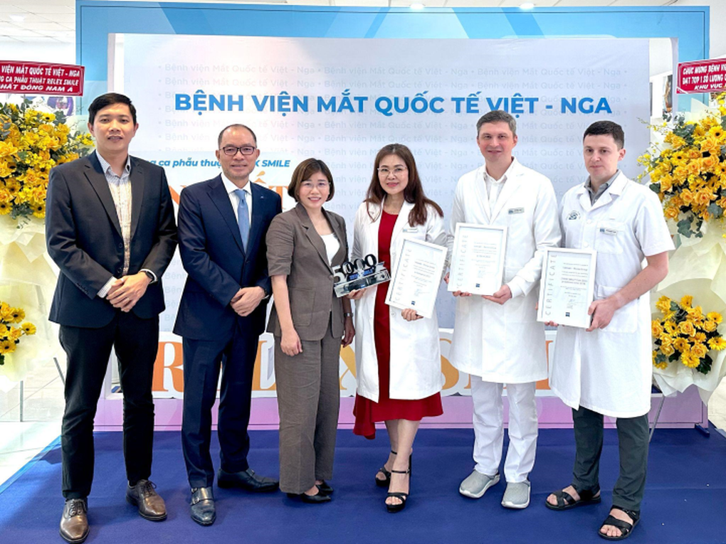 Bệnh viện Mắt Quốc Tế Việt - Nga nhận giải Phẫu thuật Relex Smile nhiều nhất Đông Nam Á - 2 Bệnh viện Mắt Quốc Tế Việt - Nga nhận giải Phẫu thuật Relex Smile nhiều nhất Đông Nam Á - 2