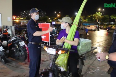 Về Sài gòn xem "chợ không ngủ" nhộn nhịp giữa mùa Covid-19