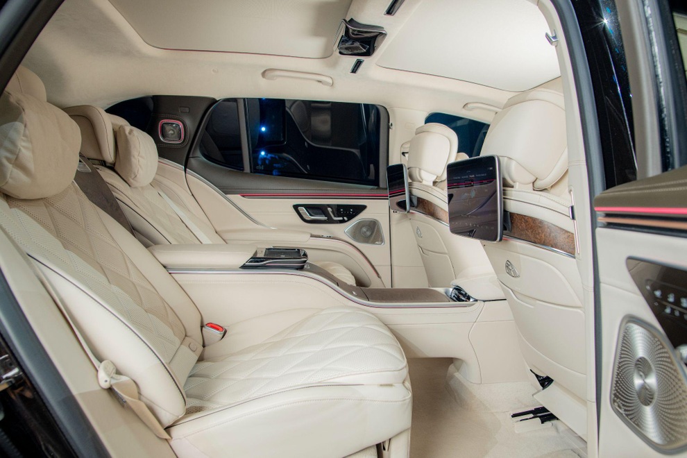 SUV thuần điện Mercedes-Maybach giá 7,6 tỷ đồng có gì để thu hút khách Việt - 11 SUV thuần điện Mercedes-Maybach giá 7,6 tỷ đồng có gì để thu hút khách Việt - 11