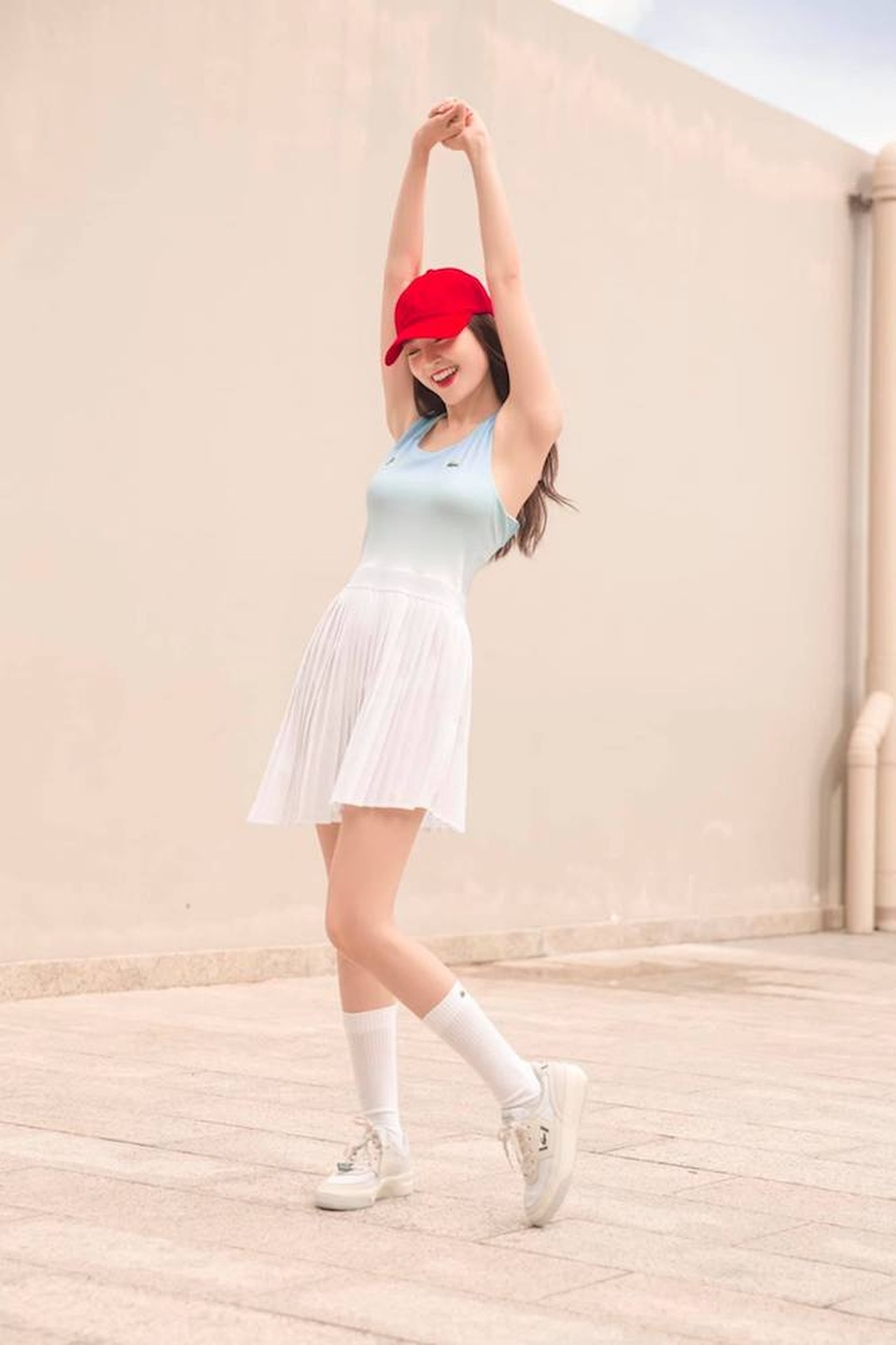 Bích Phương nhuộm tóc xanh, khoe đường cong nuột nà - 11 Bích Phương nhuộm tóc xanh, khoe đường cong nuột nà - 11