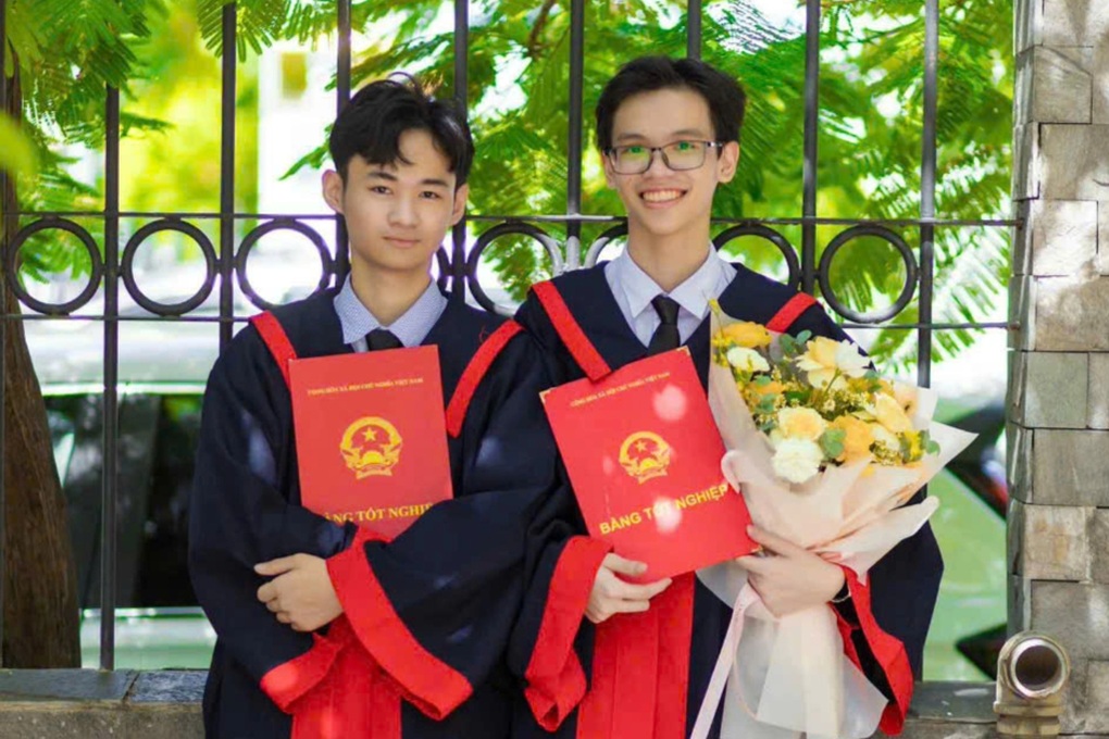 Thí sinh duy nhất đạt điểm 30/30 khối B: Học ngày 10 tiếng, trừ lúc ăn ngủ - 2 Thí sinh duy nhất đạt điểm 30/30 khối B: Học ngày 10 tiếng, trừ lúc ăn ngủ - 2
