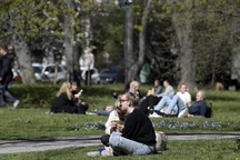 Chuyên gia: Vitamin D có thể chống lại virus SARS-CoV-2