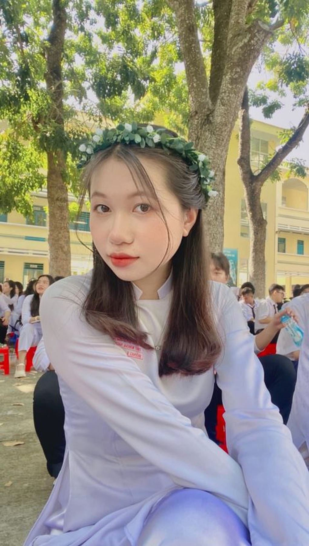 Giới trẻ dùng điện thoại trong bữa ăn để trốn tránh cô đơn - 1 Giới trẻ dùng điện thoại trong bữa ăn để trốn tránh cô đơn - 1