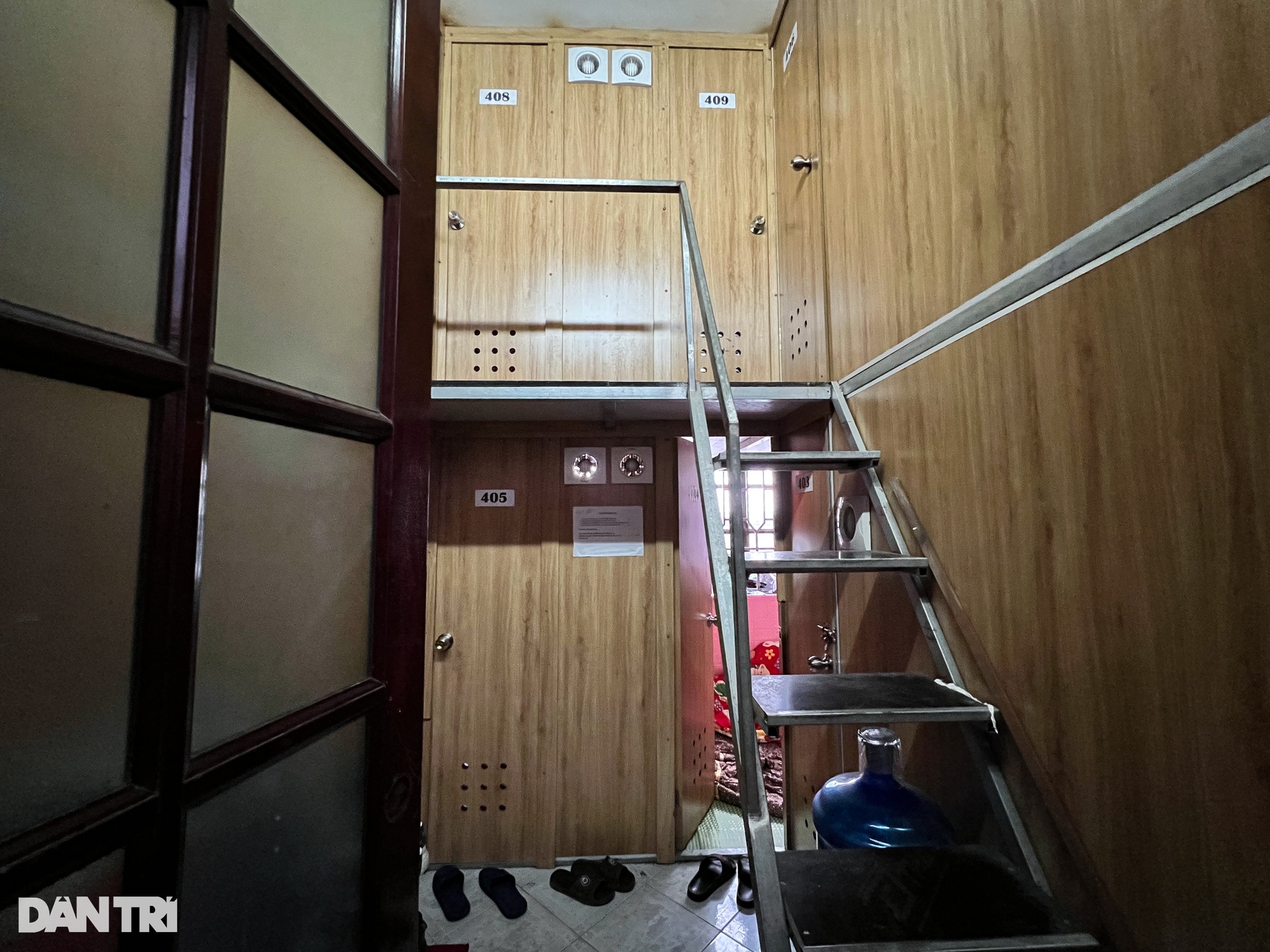 Cuộc sống bên trong những căn phòng trọ hộp diêm chỉ 3m2 ở Hà Nội - 5 Cuộc sống bên trong những căn phòng trọ hộp diêm chỉ 3m2 ở Hà Nội - 5