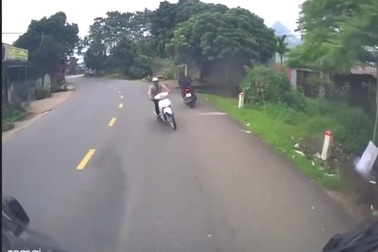 Phóng nhanh không làm chủ tốc độ, thanh niên lao thẳng vào ô tô ngược chiều