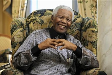 Cựu Tổng thống Nelson Mandela nguy kịch 
