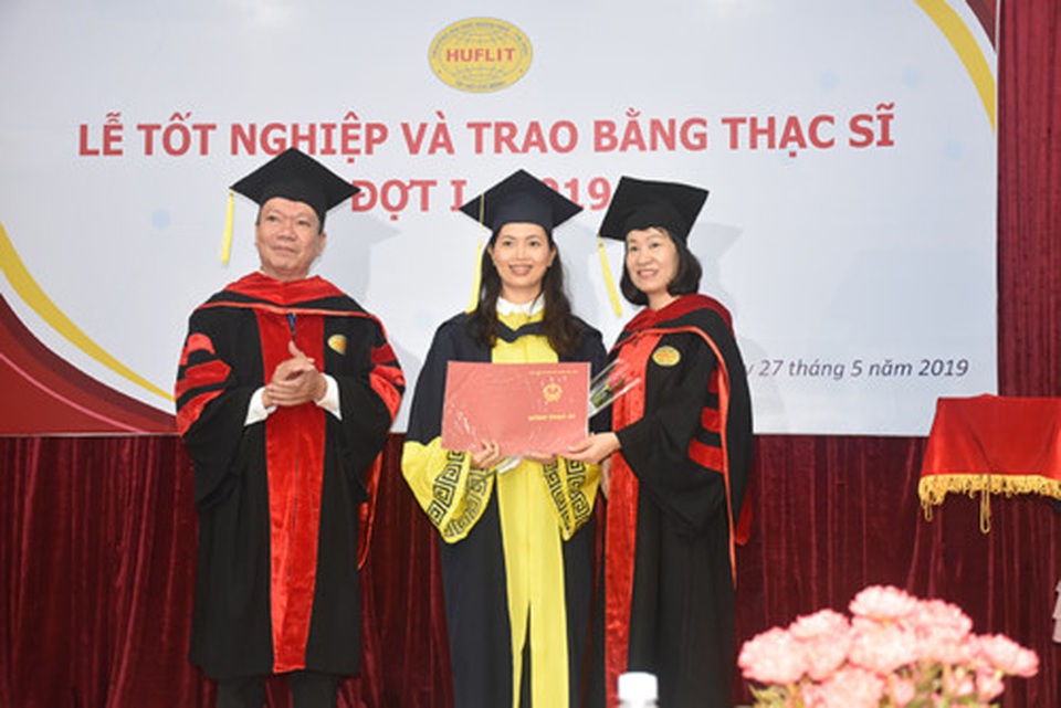 Đào tạo Thạc sĩ theo định hướng ứng dụng: Học viên không phải làm luận văn - 1 Đào tạo Thạc sĩ theo định hướng ứng dụng: Học viên không phải làm luận văn - 1