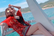 Thán Uy - hot blogger đa tài, gợi cảm lại có tính cách rất… đàn ông