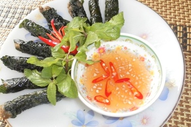 Ếch cuốn lá lốt