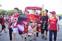 Hàng nghìn CĐV Việt Nam đổ về sân Mỹ Đình