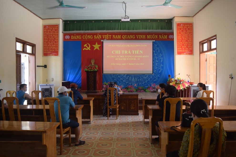 Niềm vui của những người lao động khi nhận hỗ trợ từ Nghị quyết 68 - 4 Niềm vui của những người lao động khi nhận hỗ trợ từ Nghị quyết 68 - 4