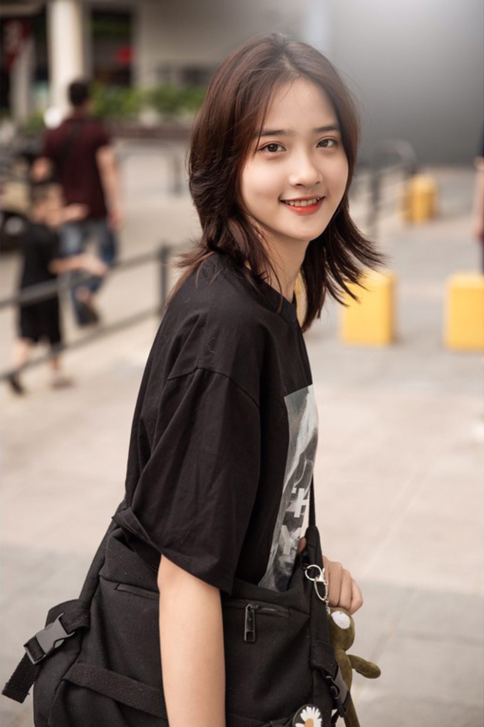 Xao xuyến với nét đẹp dung dị của nữ sinh trường Dệt may - 14 Xao xuyến với nét đẹp dung dị của nữ sinh trường Dệt may - 14