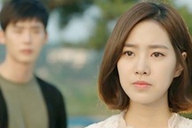 Bỏ tình yêu 8 năm để đến với người có kinh tế, tôi có thực dụng không?