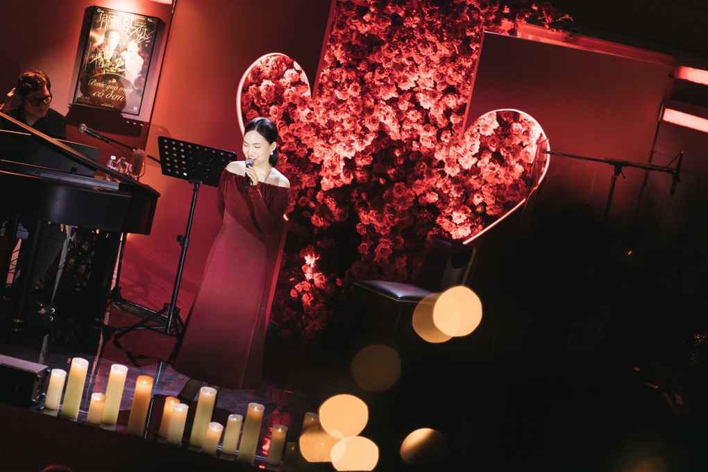 Nguyên Hà lần đầu đứng chung sân khấu, song ca ăn ý cùng Vũ - 1 Nguyên Hà lần đầu đứng chung sân khấu, song ca ăn ý cùng Vũ - 1