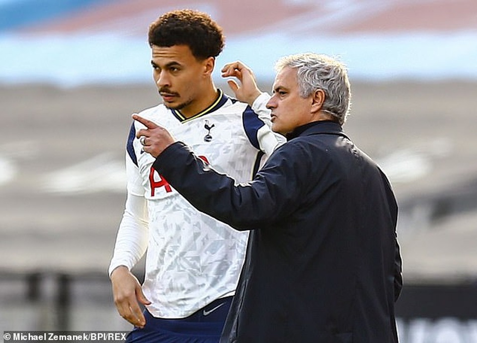 Tottenham thi đấu tệ hại, HLV Mourinho vẫn tự đề cao mình - 2