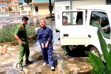 Bị chú họ xâm hại nhiều lần, bé gái sinh con khi 14 tuổi