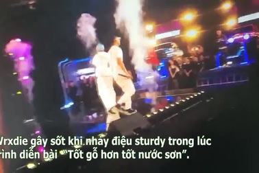 Điệu nhảy cứng nhắc trong "Rap Việt" trở thành trào lưu